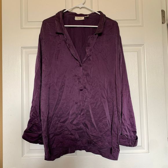 Vintage Victoria's Secret button down 100% silk - Picture 1 of 6